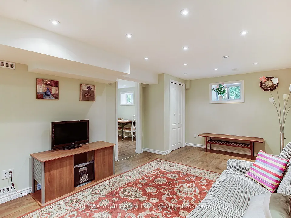 8 Plaisance Rd #BASEMENT