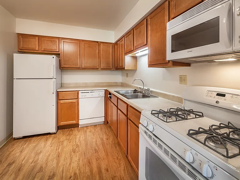 Brockton Apartments & Townhomes — Photo 15