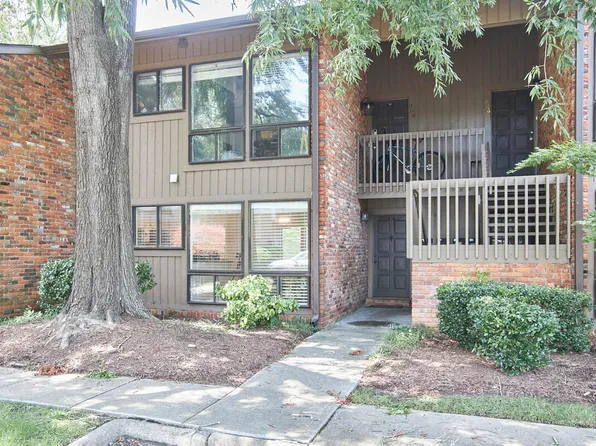303 Oak Tree Dr, Chapel Hill, NC 27517