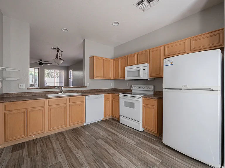 7312 E Mills St — Photo 10