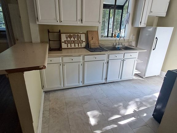 3rd image of 3848 Fulton Rd
