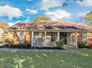 6240 Lynnfield Rd, Horn Lake, MS 38637