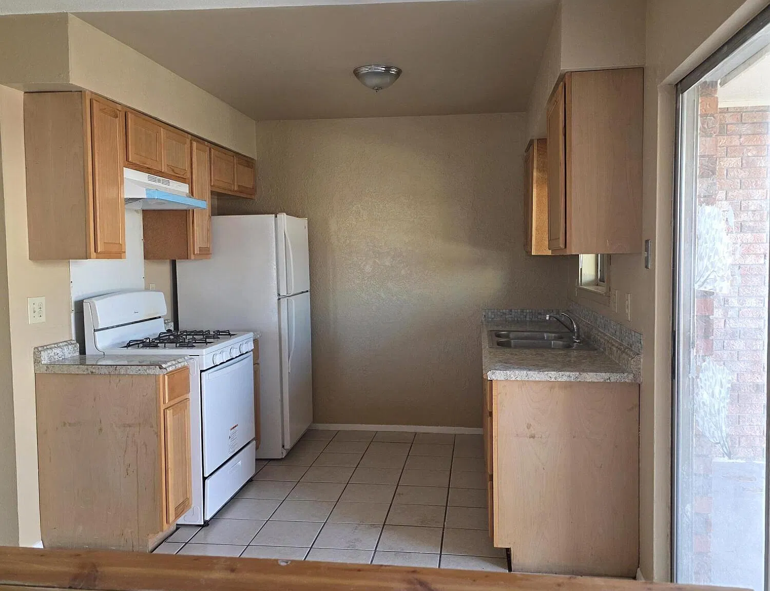 2 bed, 2.0 bath, 1075 sqft, $1,200 — Photo 3