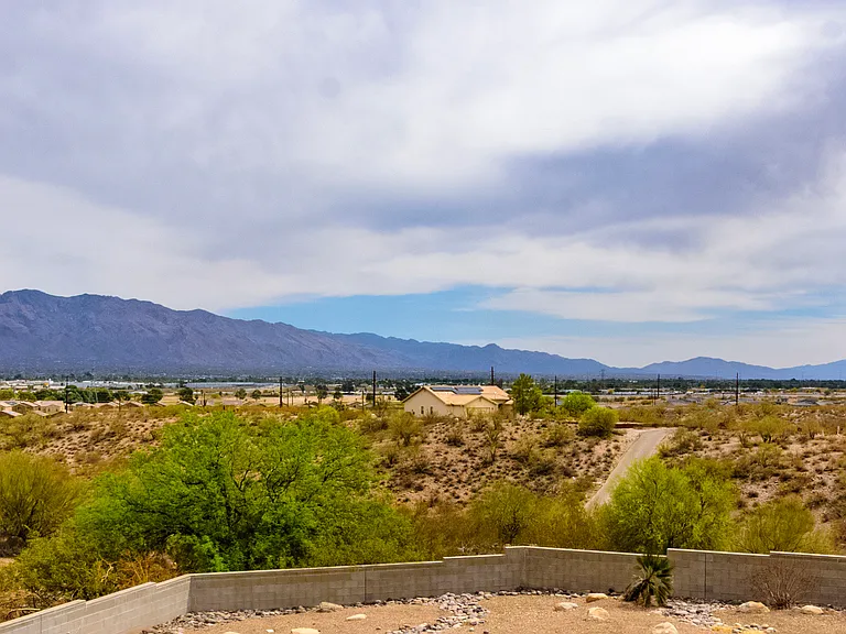 2781 W Desert Shadows Pl — Photo 25