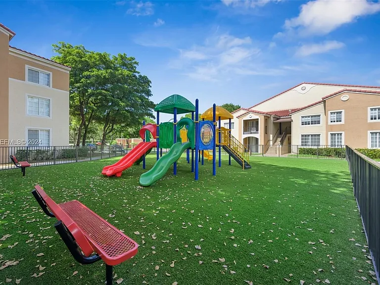 2173 Renaissance Blvd — Photo 14