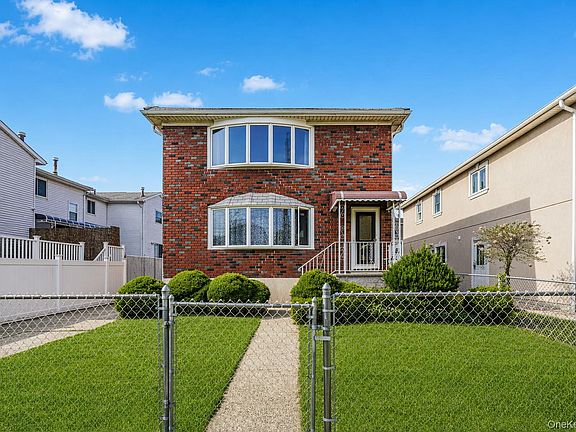 2nd image of 85 Cameron Avenue