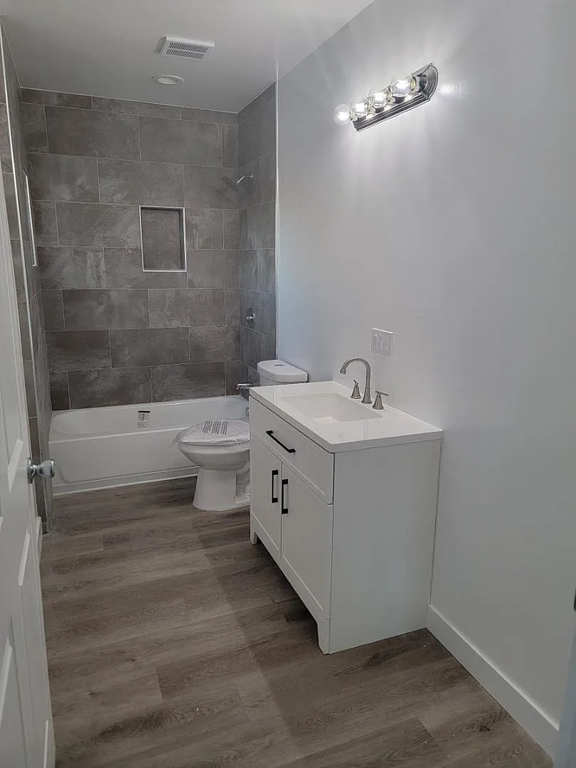 2677 Rosedale Ave — Photo 4