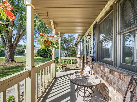 5th image of 53261 Spring Ct