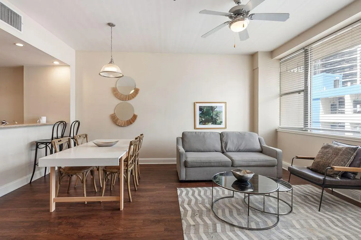 1 bed, 2.0 bath, 430 sqft, $4,231 — Photo 3