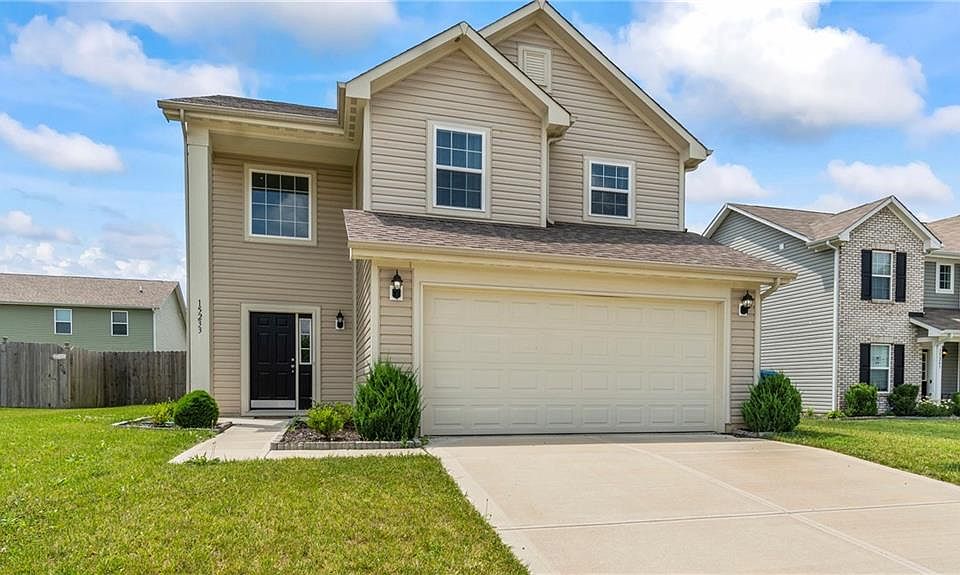 1st image of 15233 Silver Charm Dr