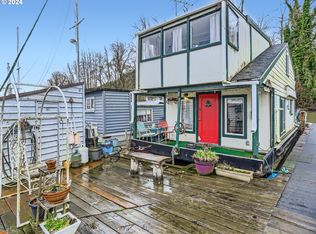 25200 NW Saint Helens Rd #22, Portland, OR 97231