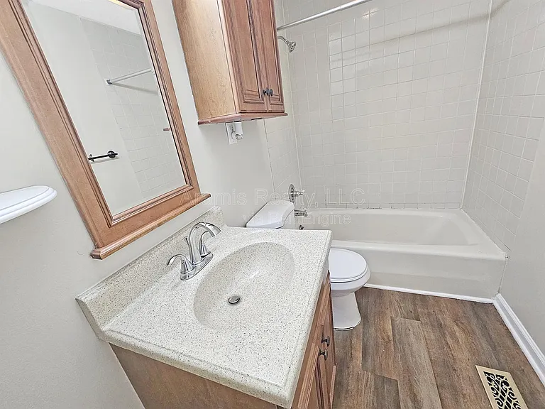 605 Green Acres Rd SE — Photo 9