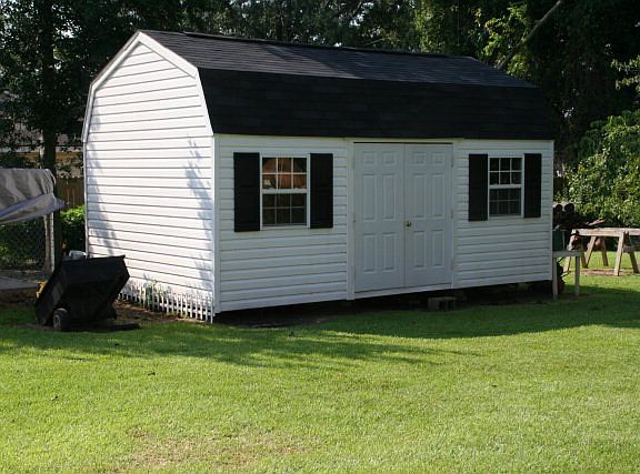 4th image of 301 S Howard Cir