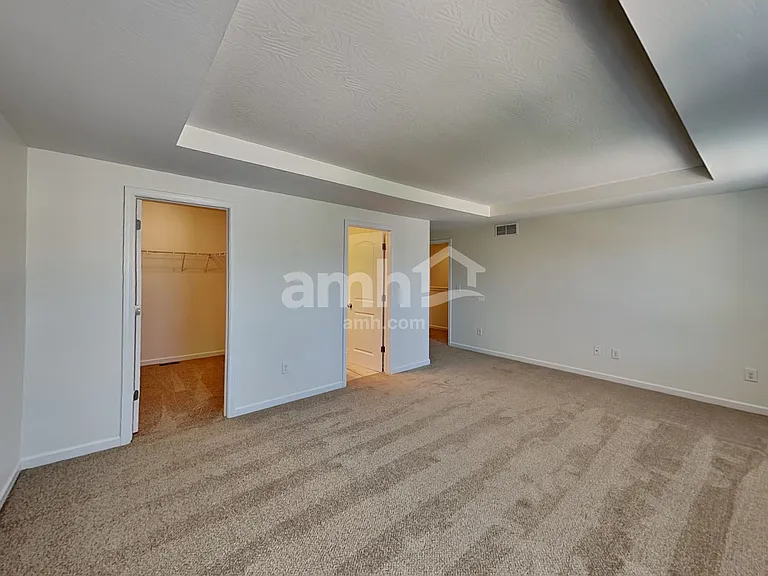 881 Orwell St — Photo 10