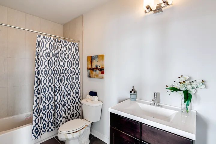 4030 Irving Bathroom 1