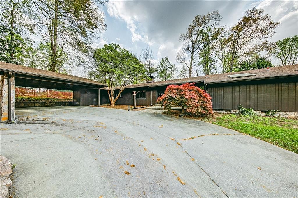 378 Hillside Dr NW, Atlanta, GA 30342 | MLS #7739984 | Zillow