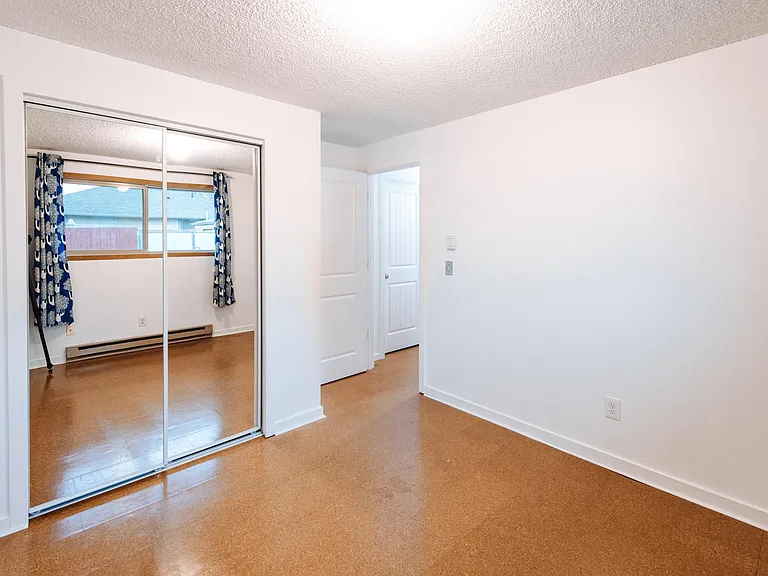 5241 NE 33rd Avenue Alberta Arts Duplex — Photo 14