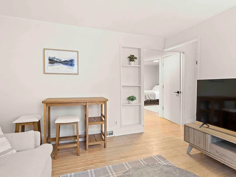 1850 E Main St #2 — Photo 3
