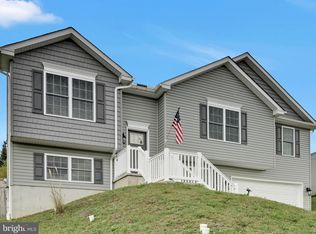 14 Ridge Vista Dr, Pine Grove, PA 17963