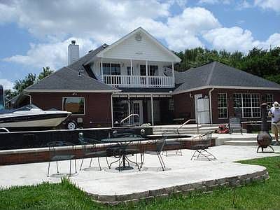1st image of 2400 Lois Ln