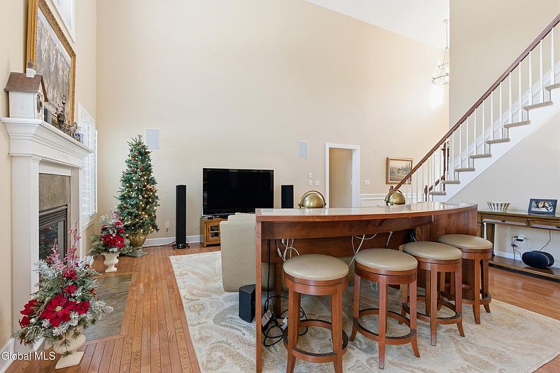 3rd image of 5 Westbury Drive