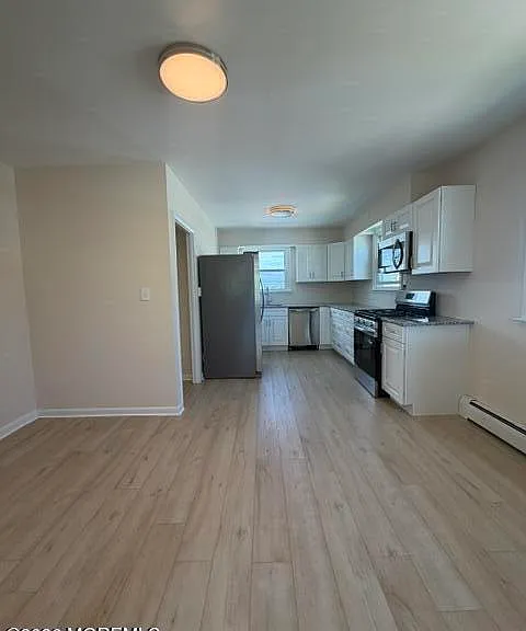 445 E Bayview Ave — Photo 5