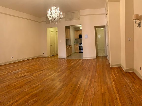 5th image of 25 W 70th St APT 1B
