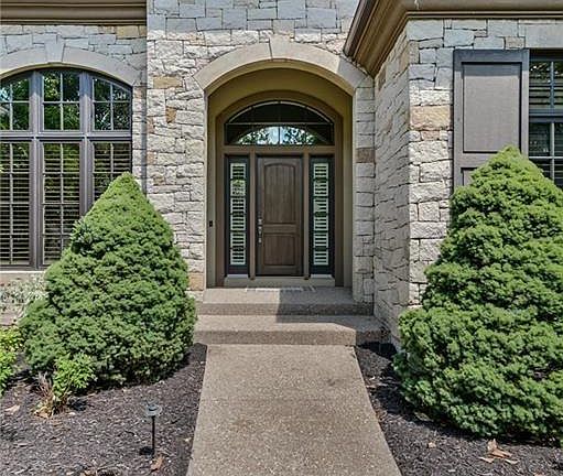 Beautiful front entry!