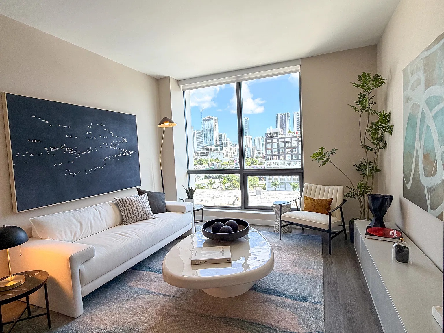 1 bed, 635 sqft, $2,345 — Photo 4