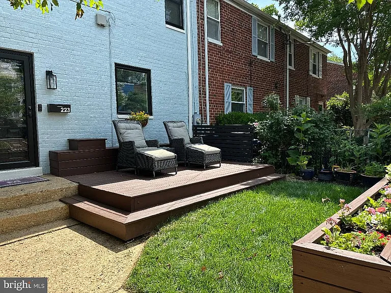 223 Burgess Ave — Photo 3