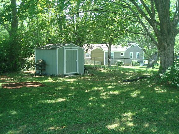 4th image of 1412 Creekwood Dr