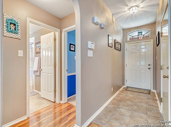 3rd image of 514 Zapata Cir