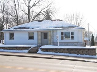 117 E Main St, Cambridge, WI 53523