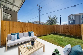 Lat Twenty7 Townhomes — Photo 18
