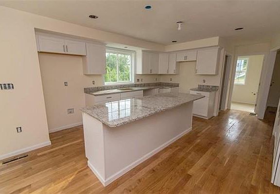 2nd image of 10 Sydney Ln Lot 9