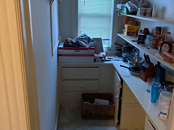 2nd image of 2913 N Maryland Ave