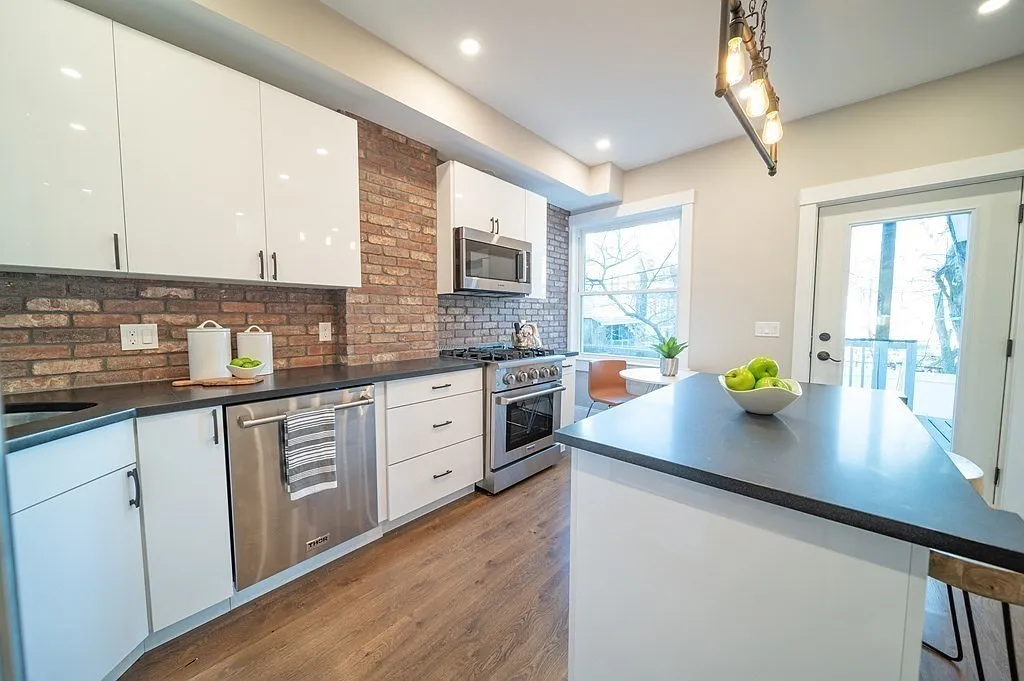2 bed, 1200 sqft, $3,200 — Photo 4