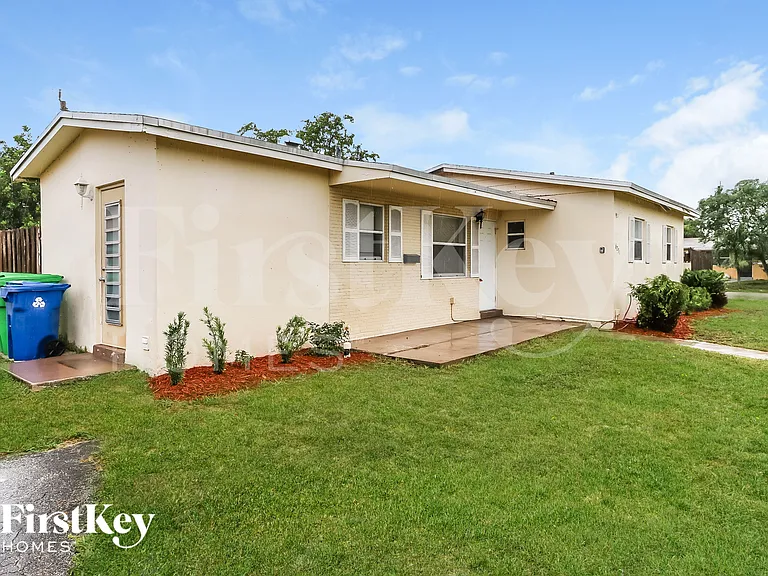 6231 NW 20th St — Photo 3