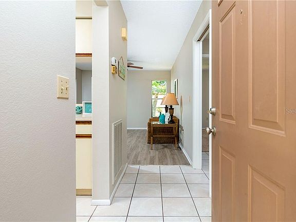 5th image of 206 Aspen St #206