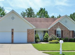 2605 Maple Tree Dr, Saint Charles, MO