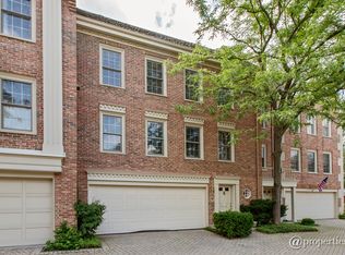 7 Landmark, Northfield, IL 60093