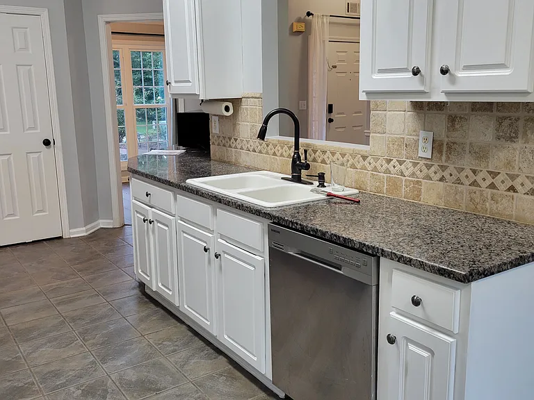 6126 Devonshire Dr — Photo 4