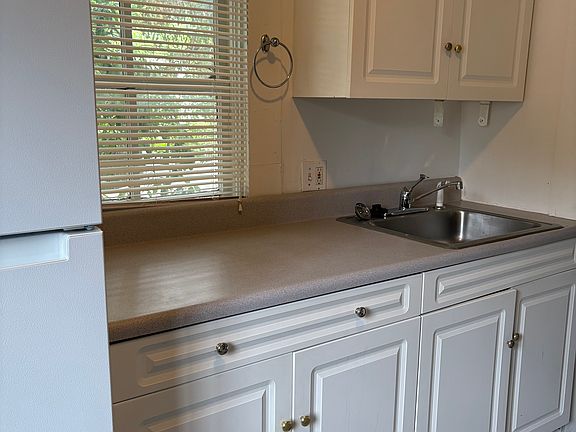 3rd image of 504 Calhoun St NW #B