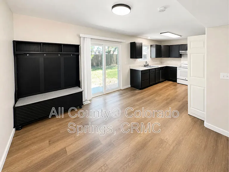 235 Ellers Grv — Photo 5