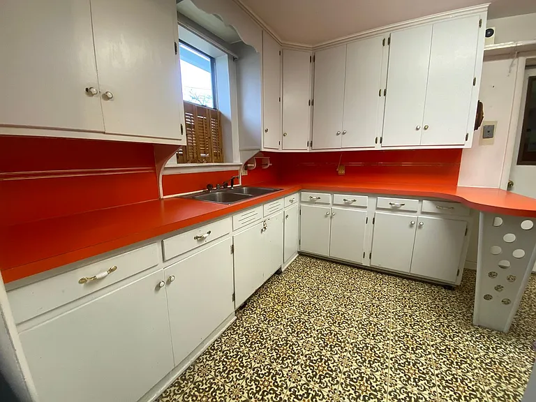 221 N Pesotum Ave — Photo 7