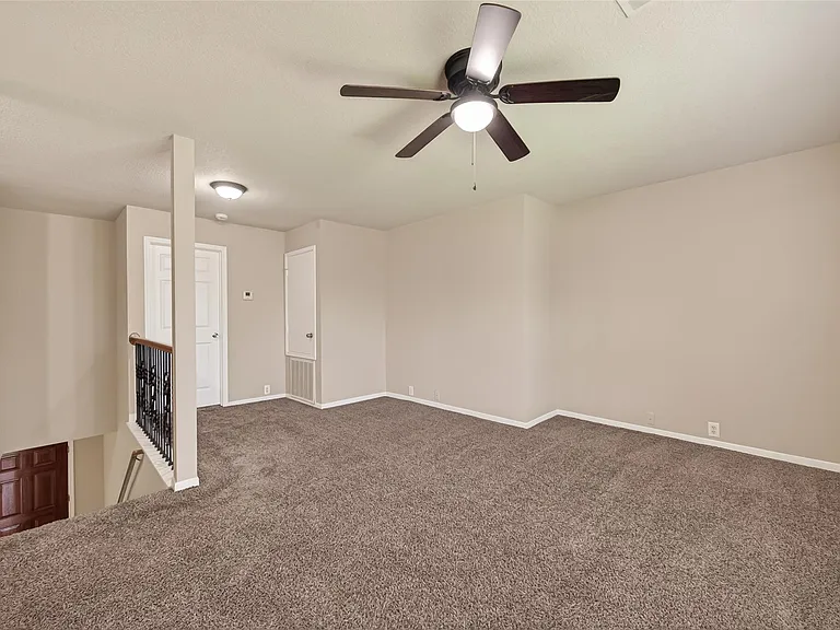 19710 Twin Canyon Ct — Photo 24