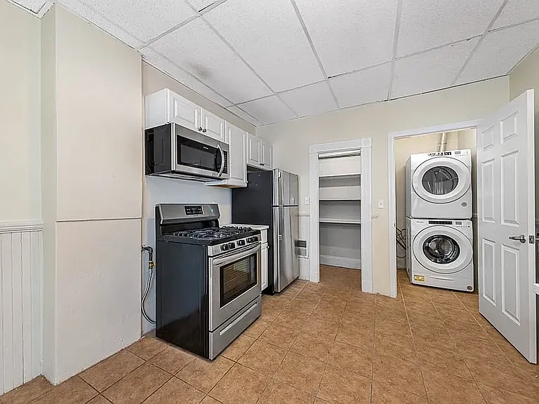 42 Brackett St — Photo 2