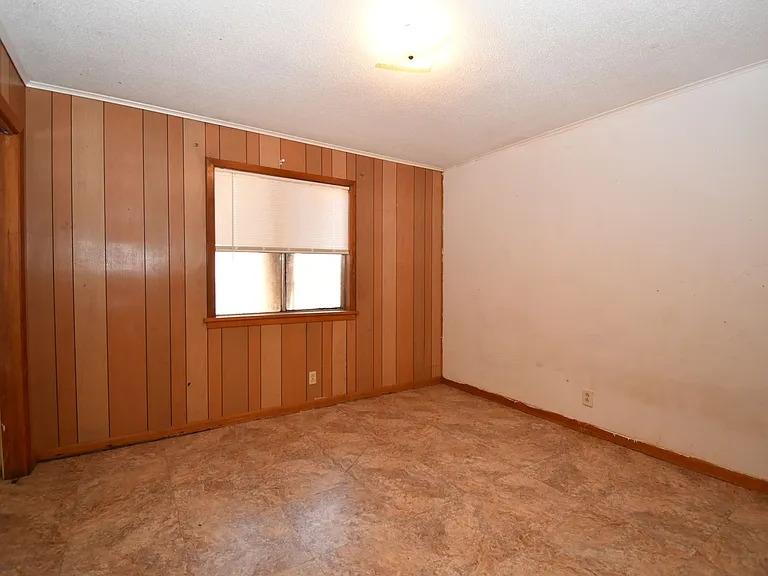314 W College Ave — Photo 10