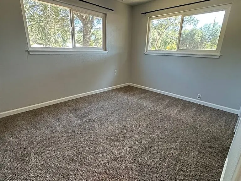 20470 Terry Ln — Photo 36