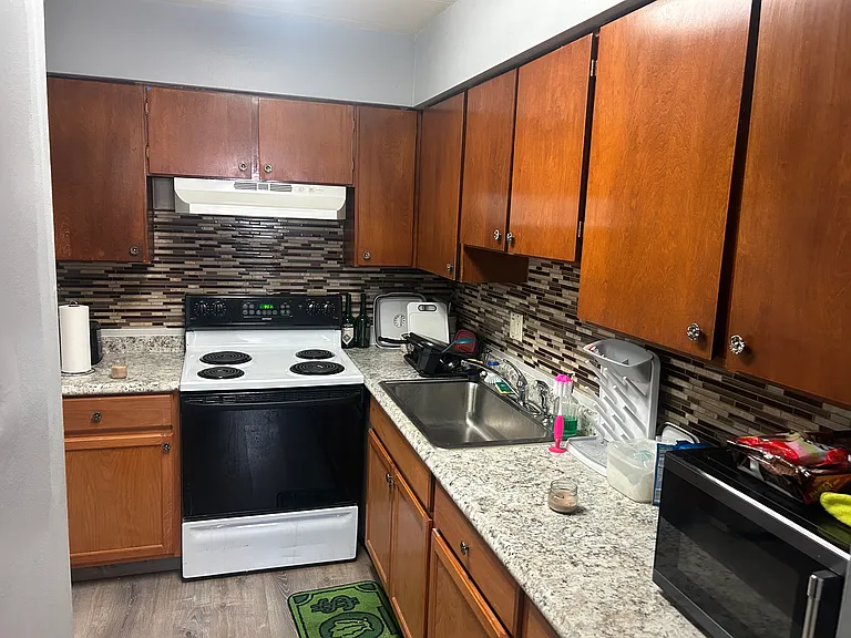 18217 Exchange Ave #2 — Photo 5